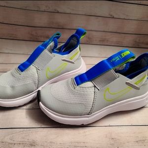 Toddler Nike flex plus tennis shoes